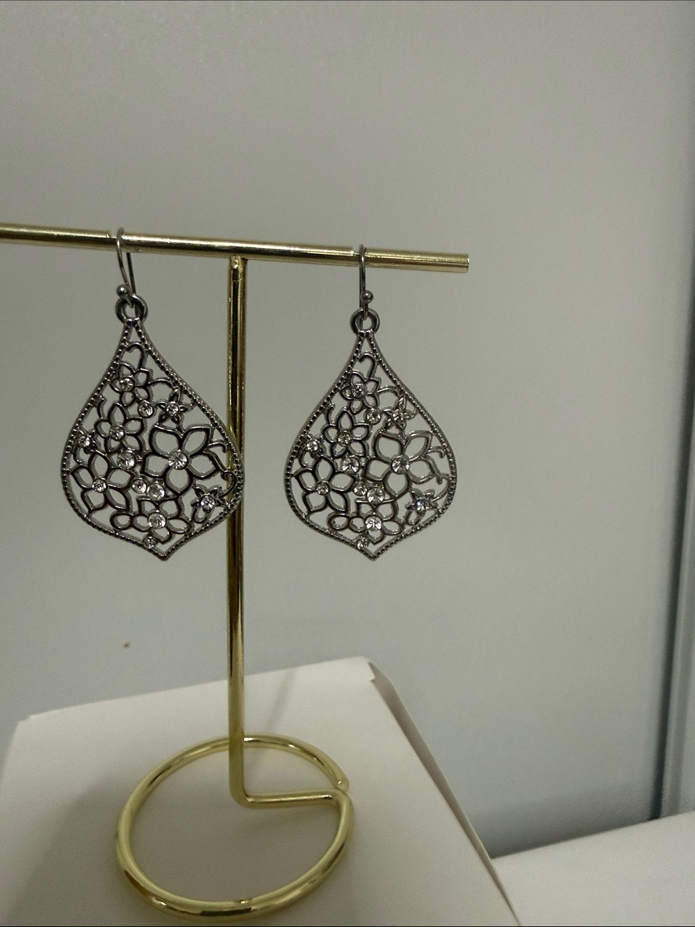 Fashion Jewelry Silver Floral Filigree Teardrop Dangle Earrings